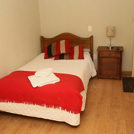 Hostal Y Departamentos Alcalaテムコ エクステリア 写真